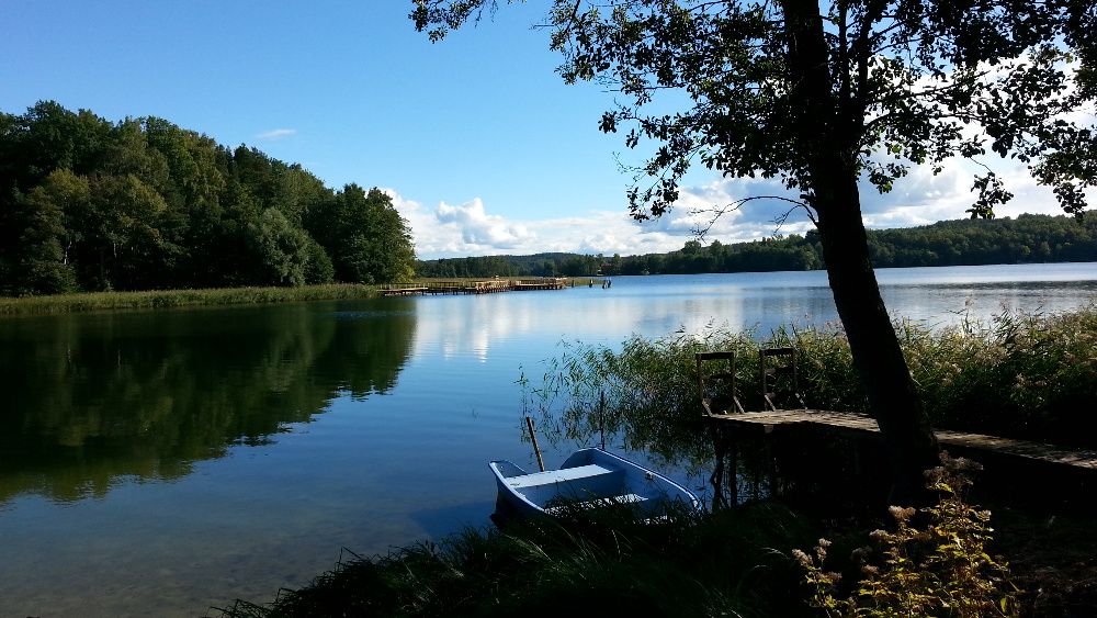 domek letniskowy nad jeziorem Wulpińskim, łódka do dyspozycji Gości