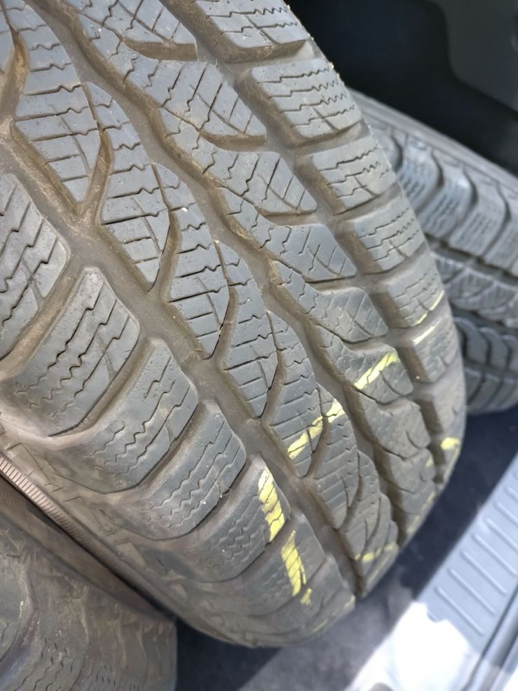Opony zimowe UNIROYAL 195/65 R 15 T