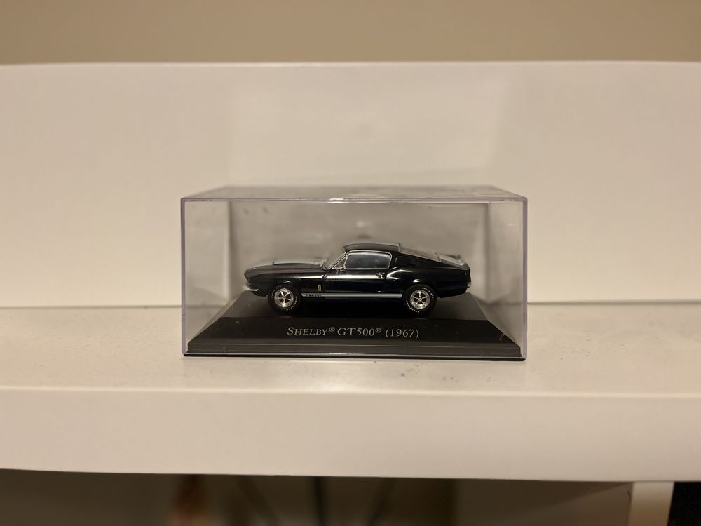 Shelby Mustang GT500 do ano 1 9 6 7 na escala 1:43