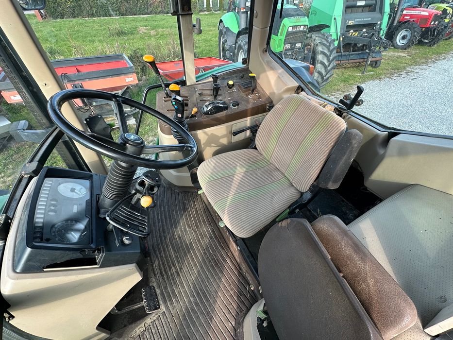 Ciągnik John Deere 6210