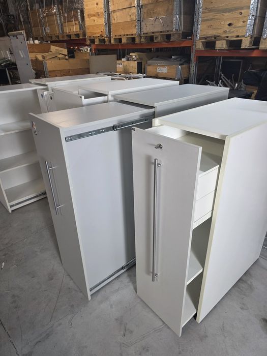 Szafki biurowe  magazynowe z wysuwem  cargo  solidne stan b.dobry