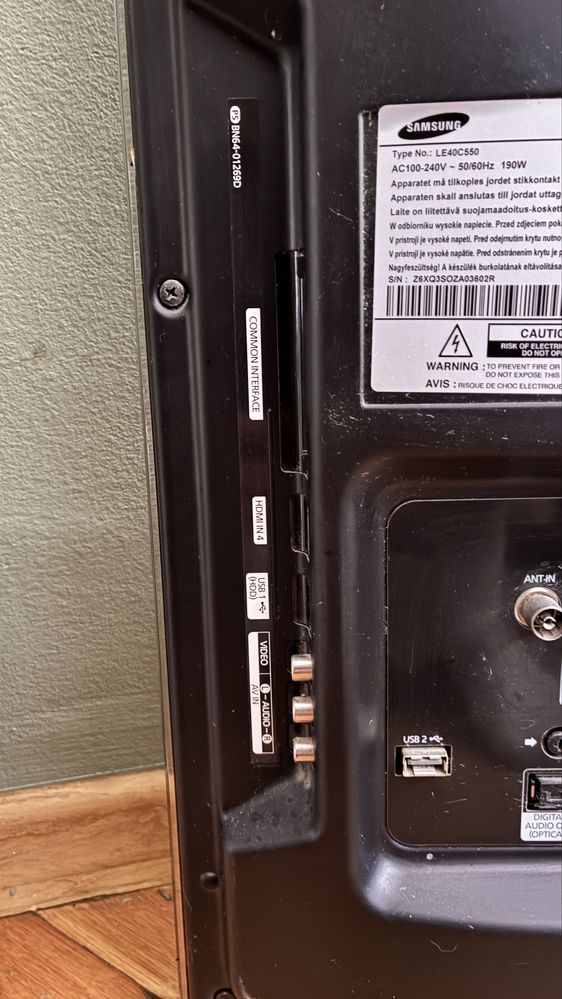 Telewizor Samsung 40 cali LE40C550J1W + Uchwyt ścienny
