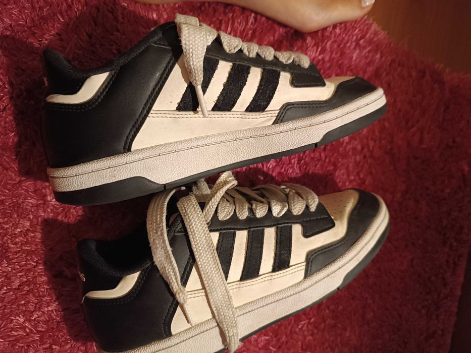 Sapatilhas adidas tamanho 37