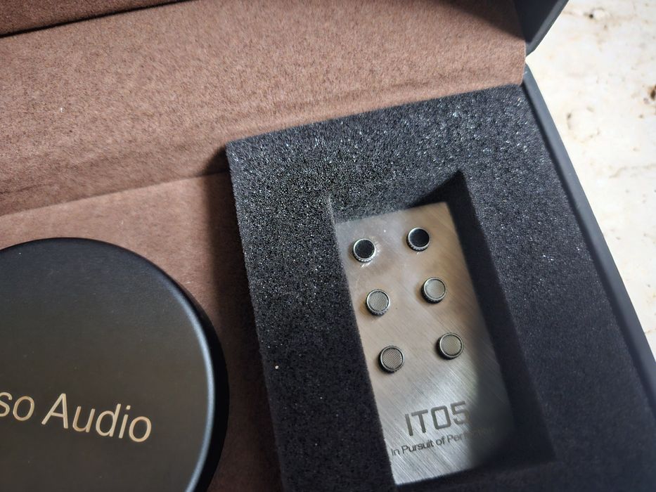 Auscultadores Ibasso IT05