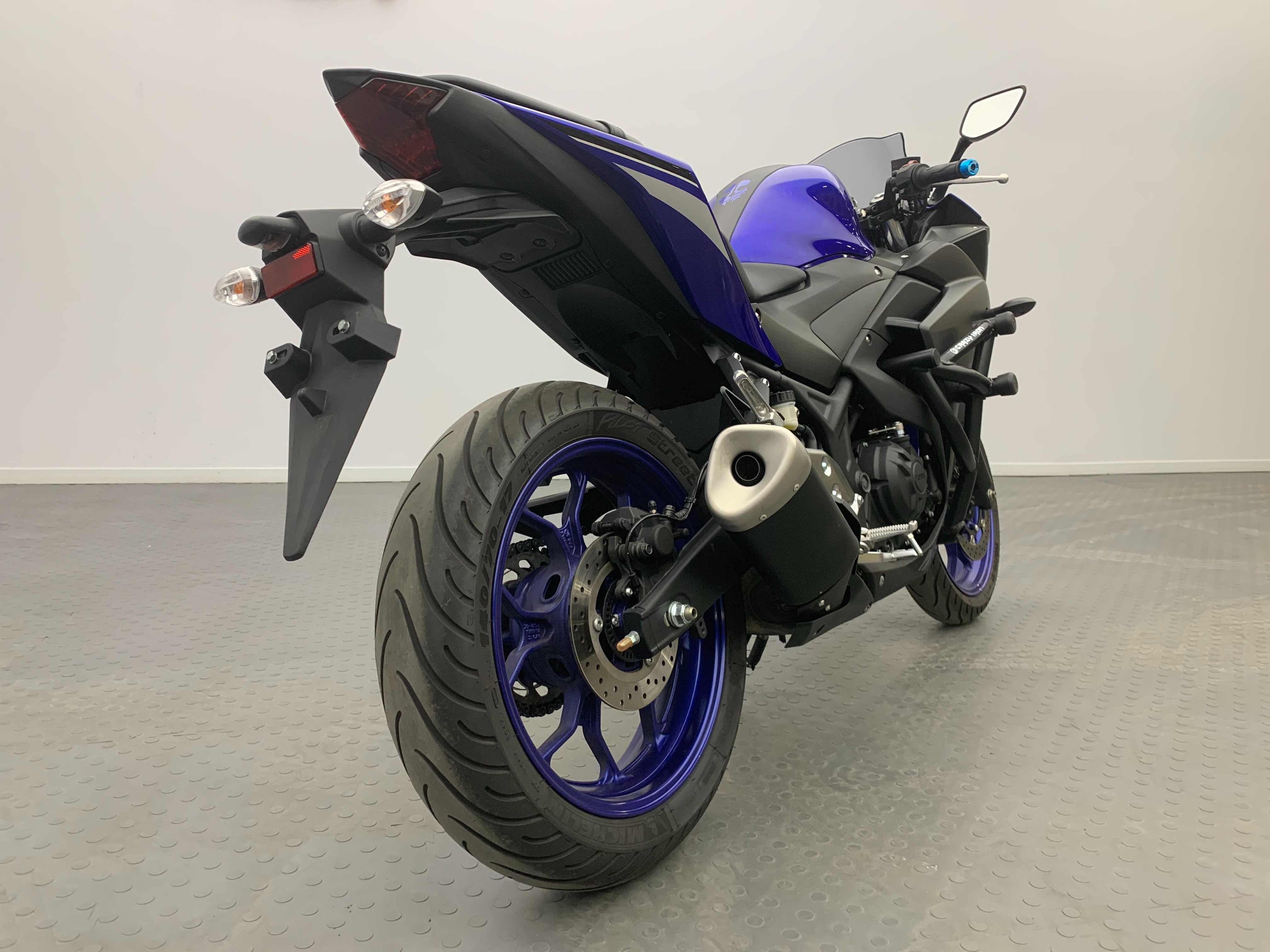 Мотоцикл Yamaha R3