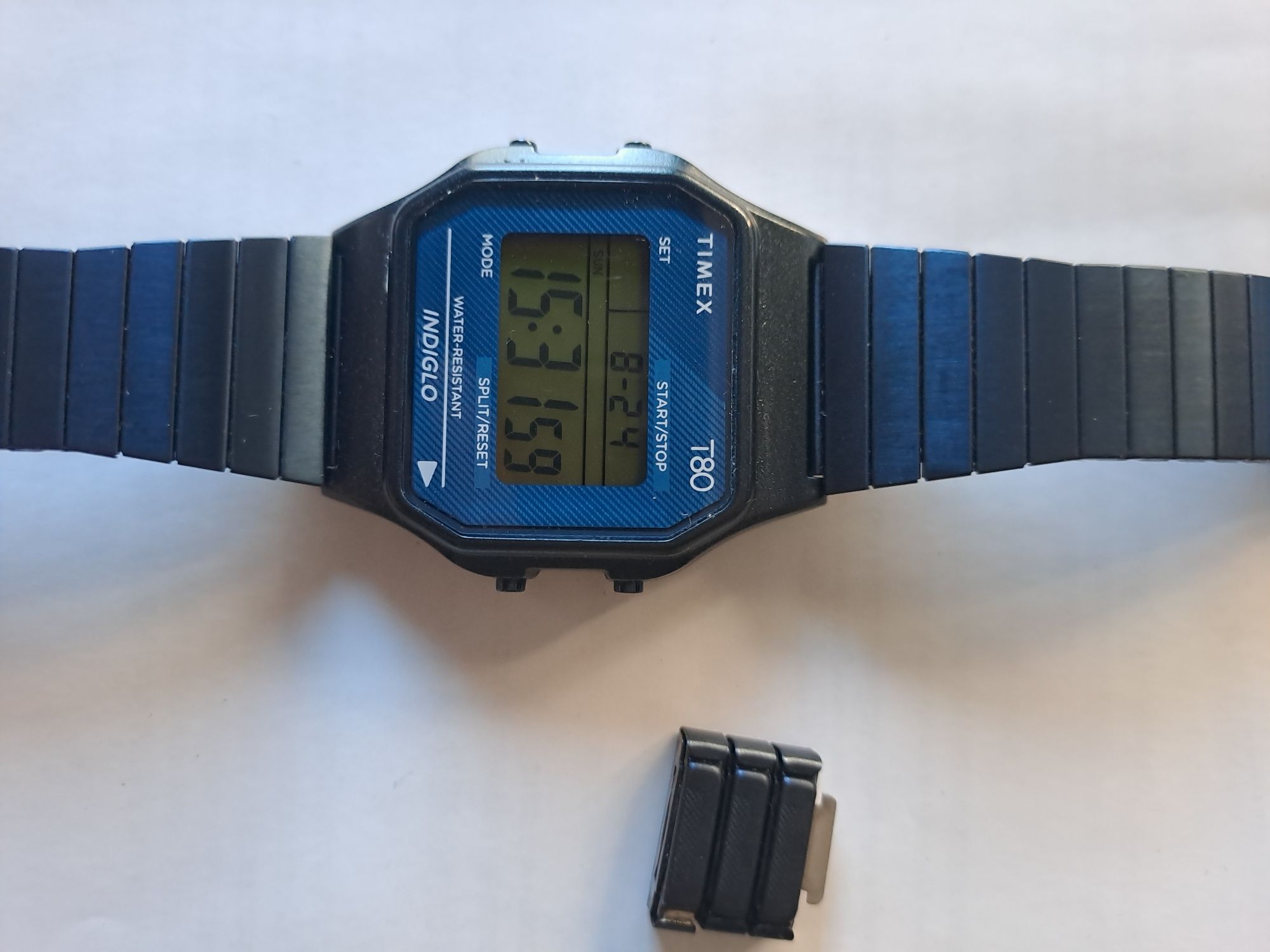 Zegarek Timex T80 TW2U93800 używany