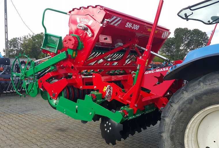 Siewnik Zbożowy Stopkowy Talerzowy AGRO-MASZ SR300 SN300 2,5m 2,7m 3m