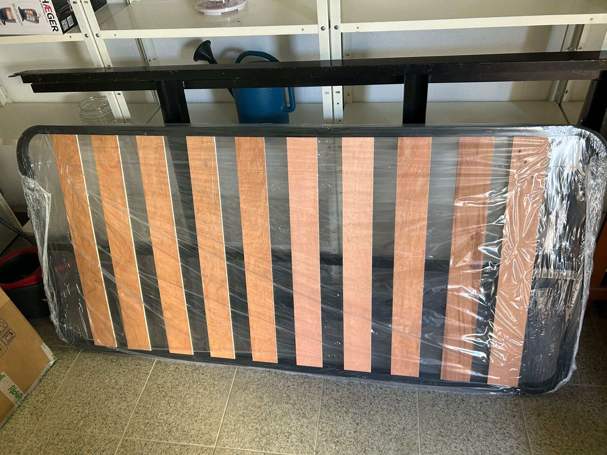 Estrado cama de solteiro