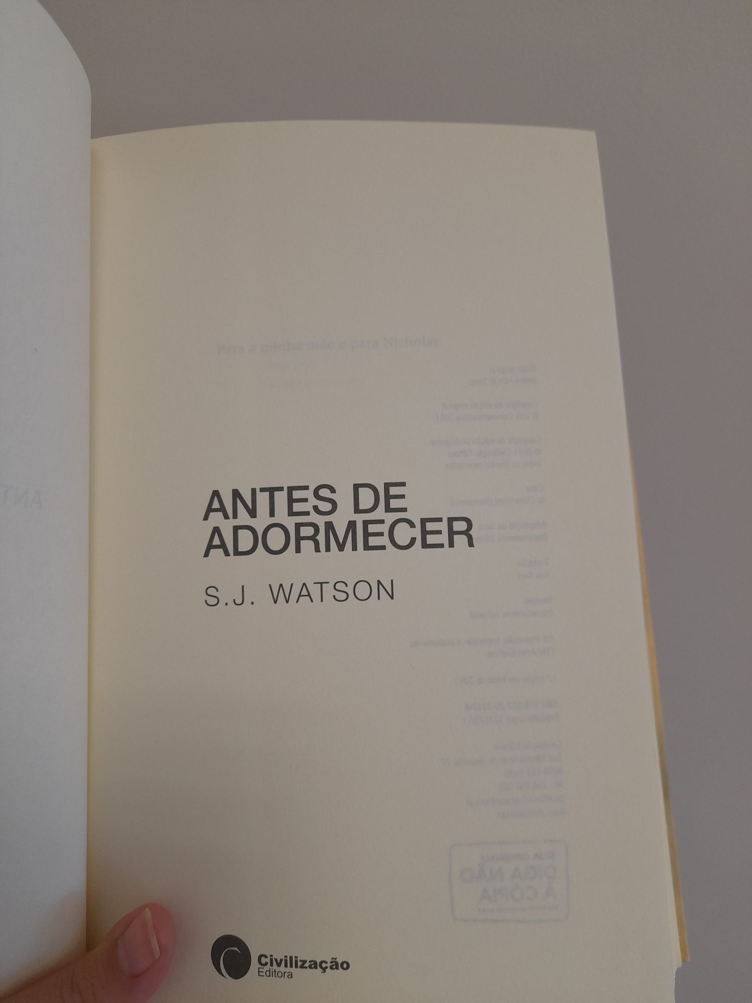 Livro: Antes de Adormecer