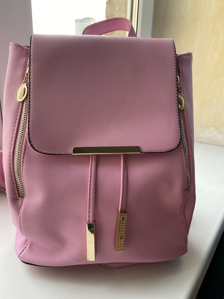 Рюкзак рожевий