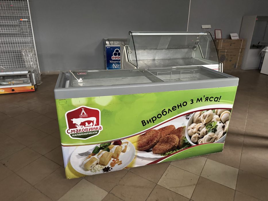 Ларь, морозильна камера вітрина