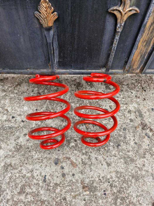 Амортизаторы,Пружыны зад. Opel Corsa Tigra Цена за Все что на фото