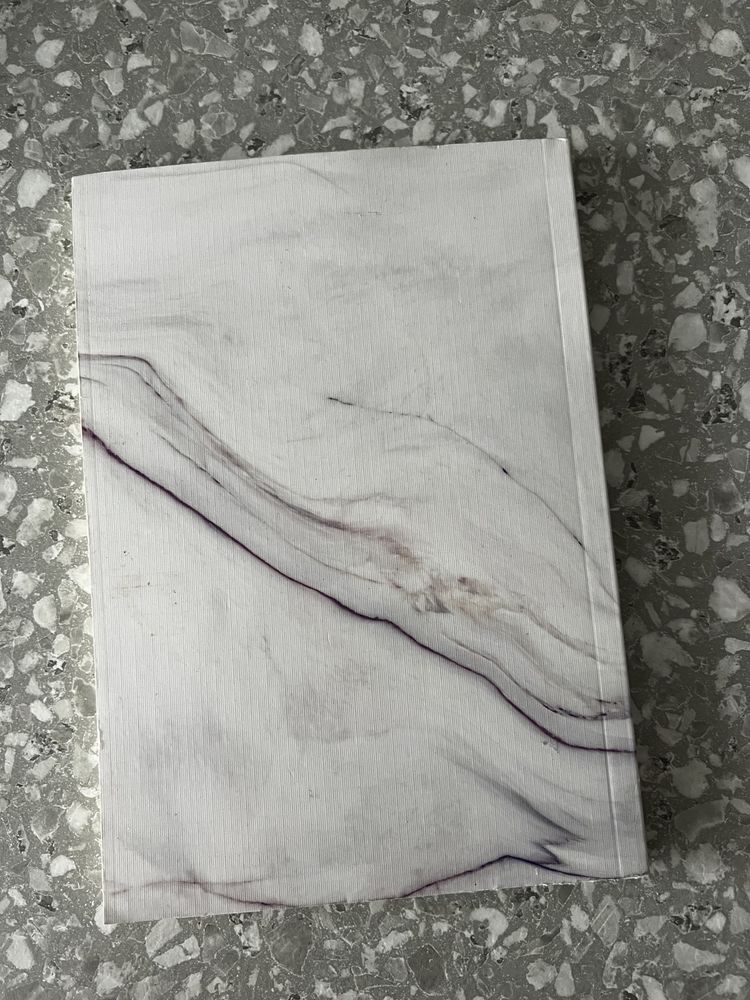 Elegancki notes notatnik w szerokie linie