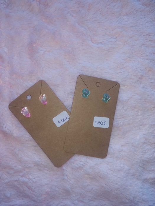 Par de brincos novos