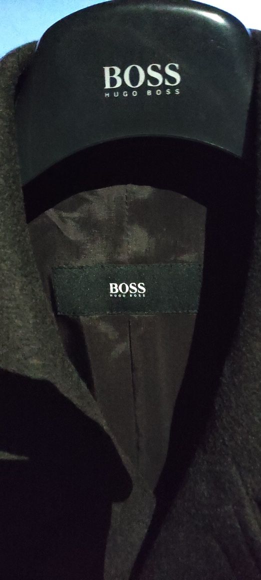 Пальто Boss, новое