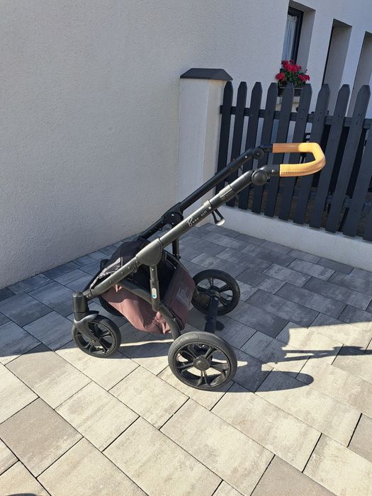 Wózek dziecięcy Roan Bass 3 w 1