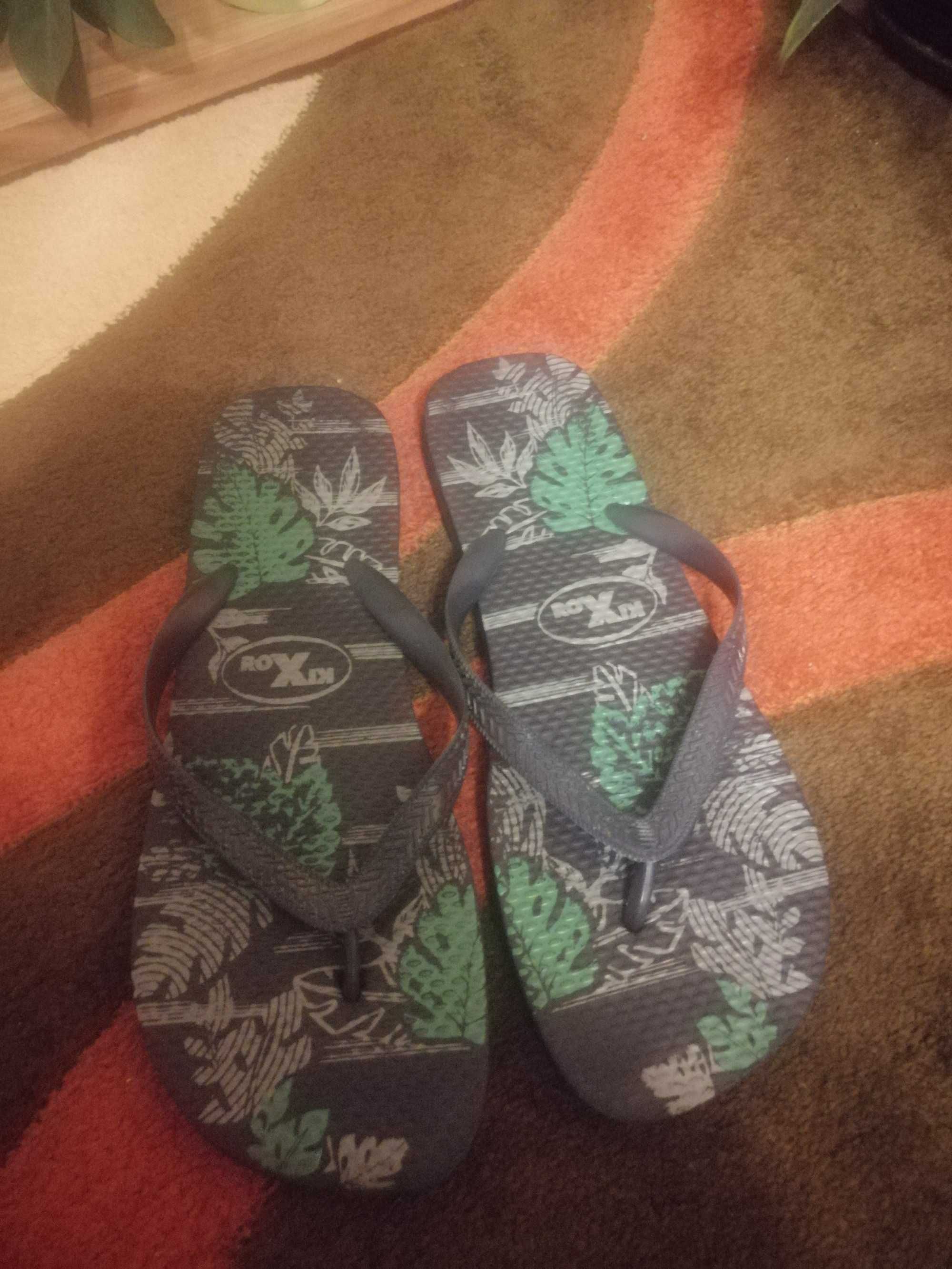 Klapki basenowe 44-45.
