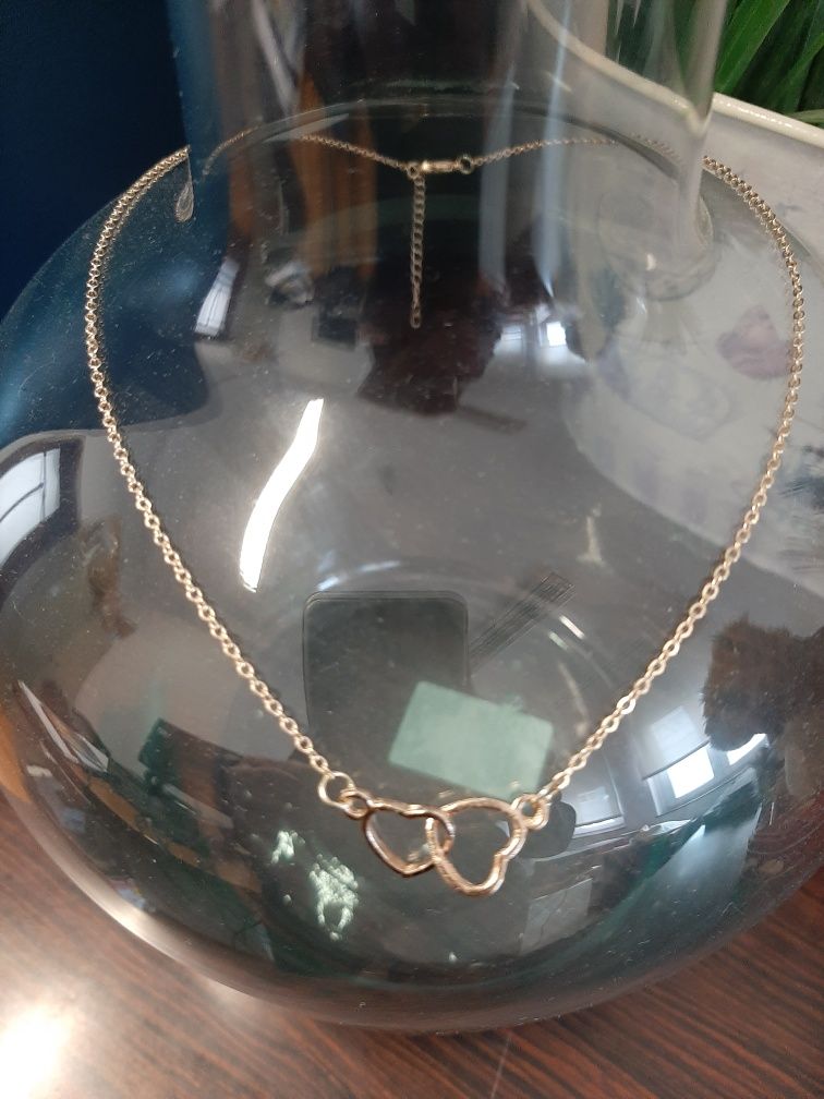 Colar / fio coração dourado