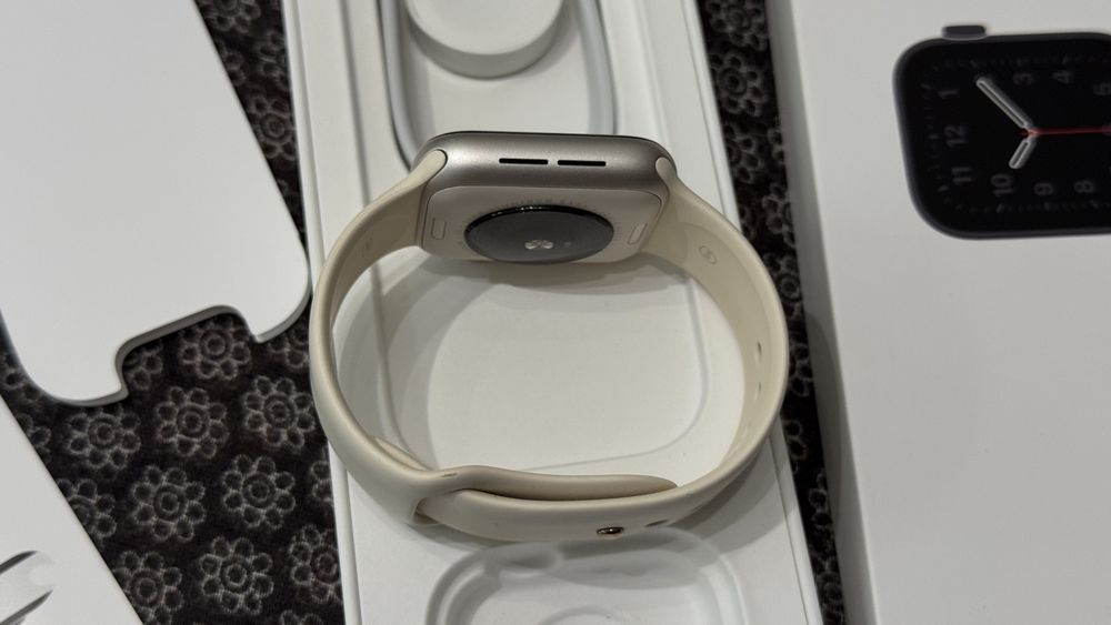 Apple Watch SE 2 40mm Starlight