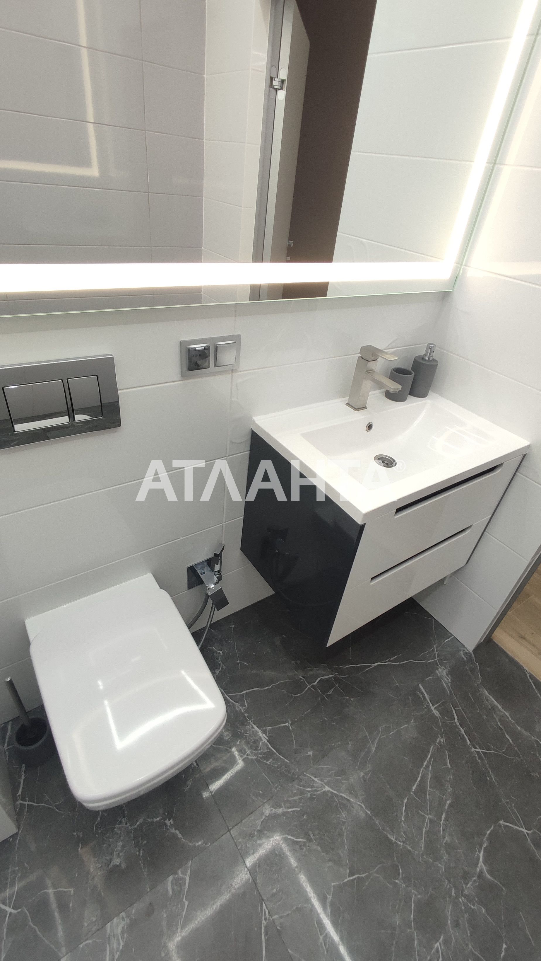 Продам 3 комнатную квартиру со Стильным ремонтом в ЖК Дмитриевском-2