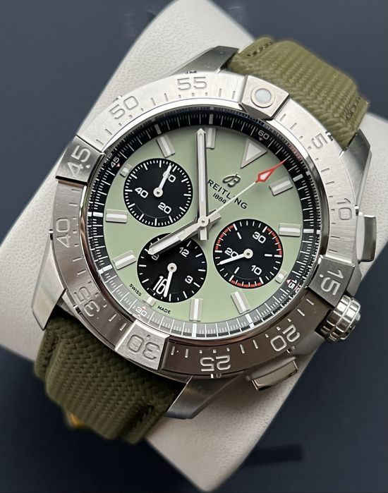 Breitling AVENGER B01 CHRONOGRAPH 44 mm , rolex omega