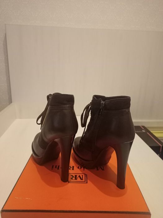 Жіночі осінні ботінки