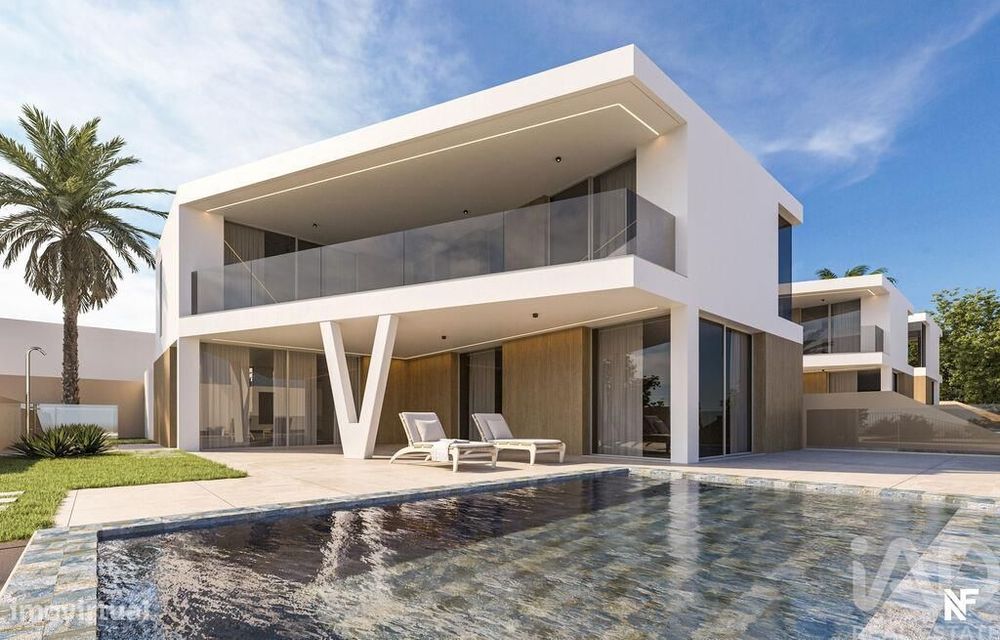 Casa / Villa T3 em Caniço de 421,00 m2