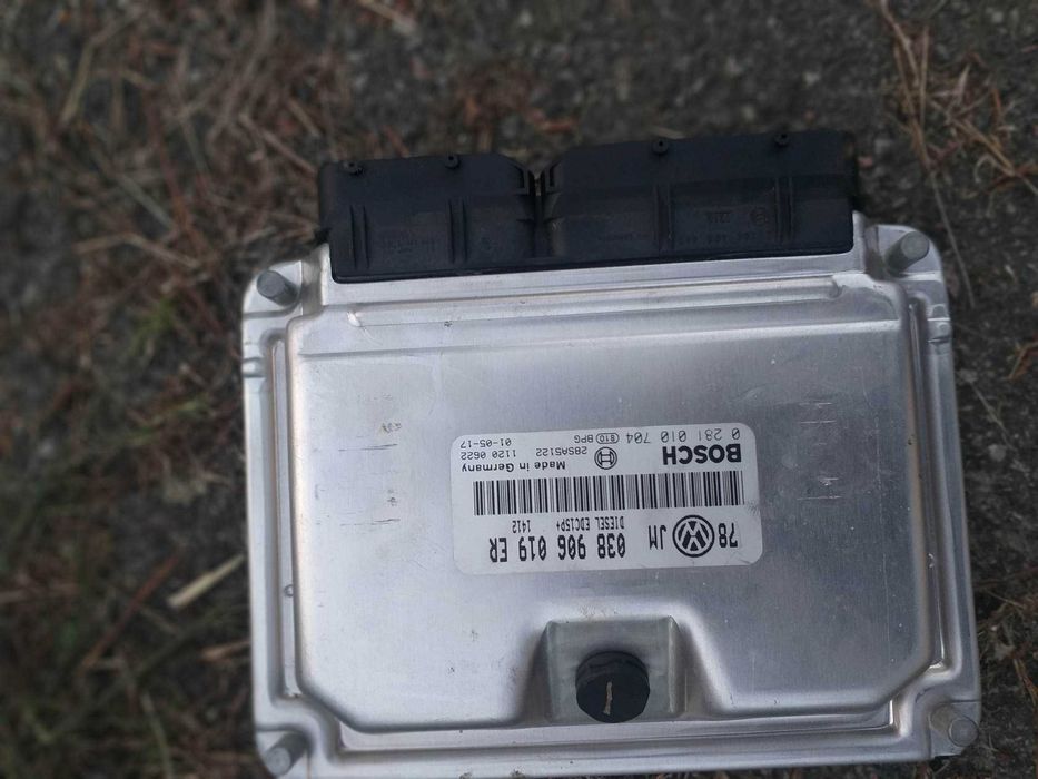 Блок управління двигуна на Фольксваген Пассат Б5