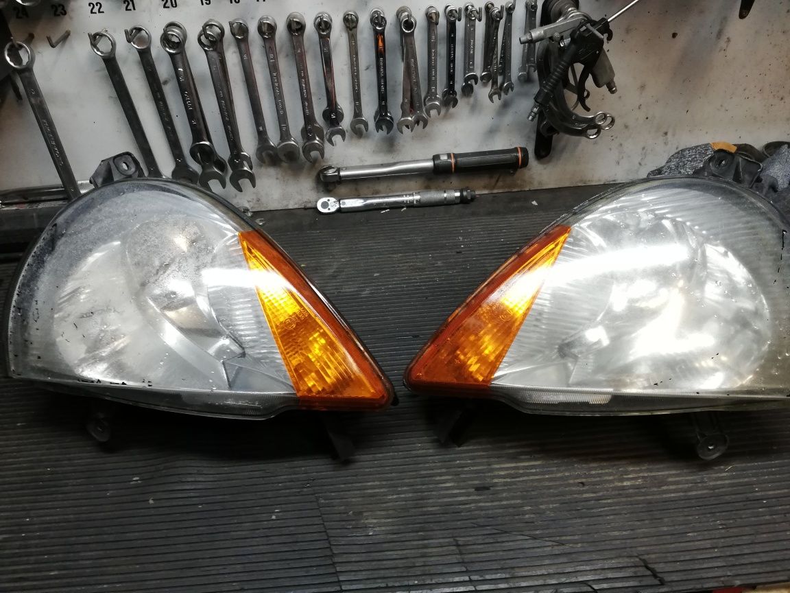 Lampa przód Ford Ka