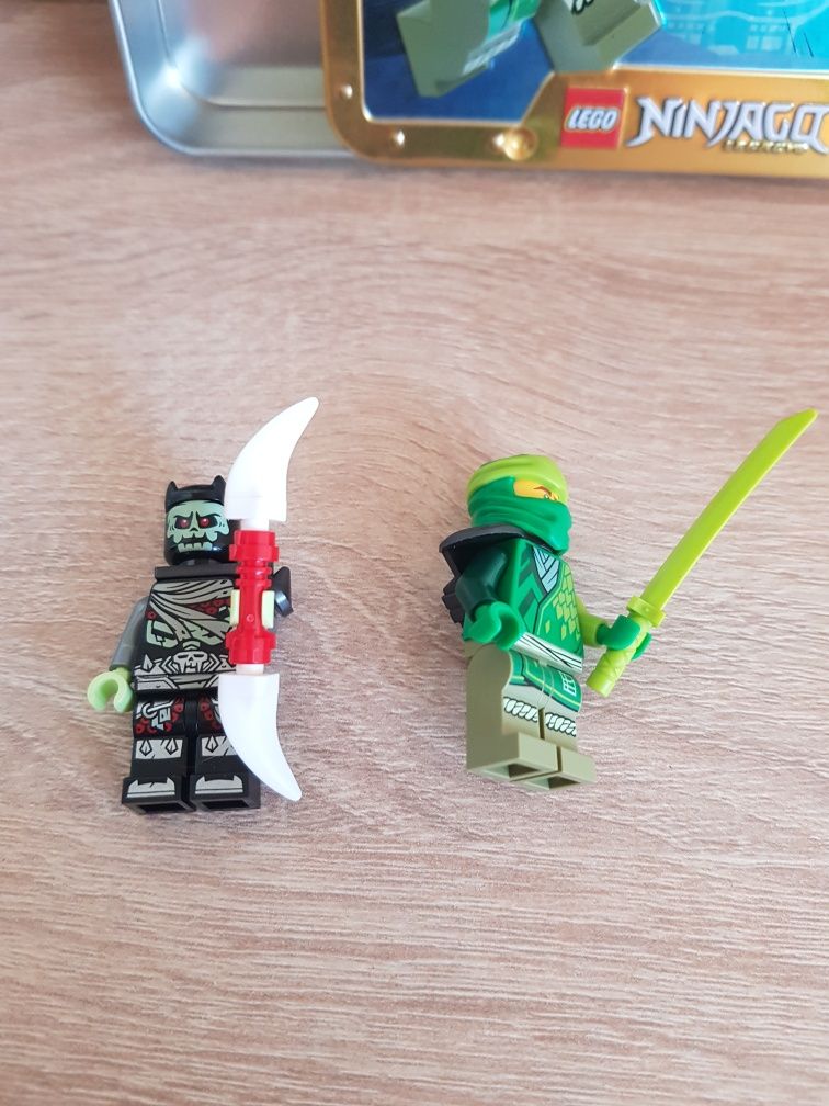 Lego Ninjago 2 figurki +metalowe pudełko + 6 kart