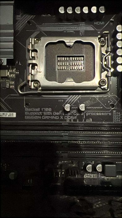 Gigabyte B660 GAMING X DDR4