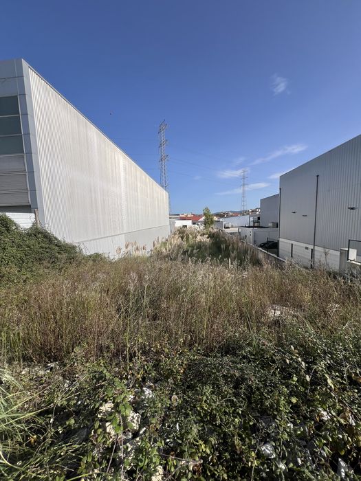 Vendo Terreno c/ PROJECTO APROVADO E LICENÇA DE CONSTRUÇÃO