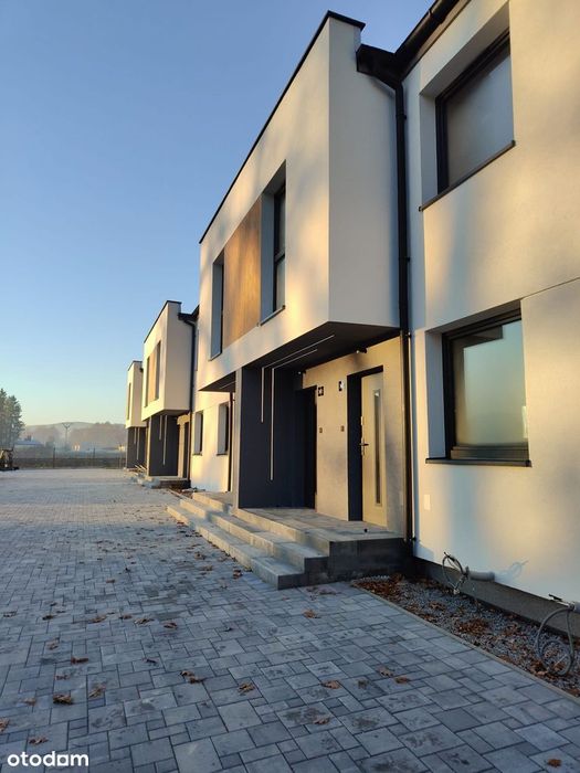 Niższe ceny, widok na tereny zielone z ogrodów