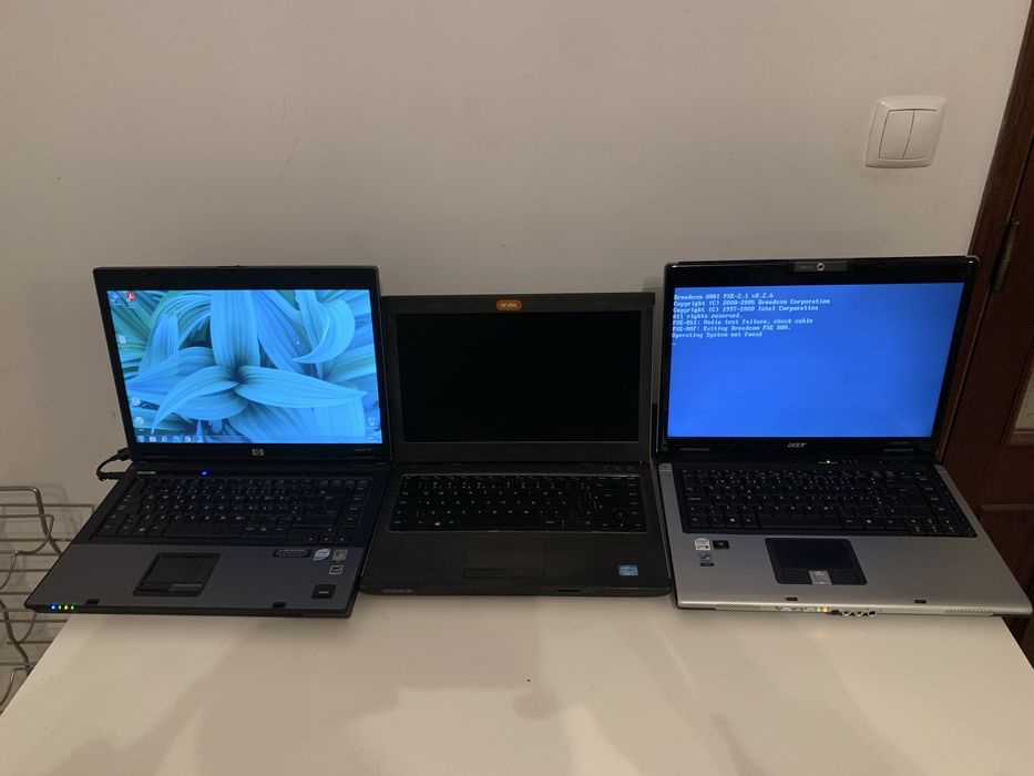 Lote com 3 portáteis