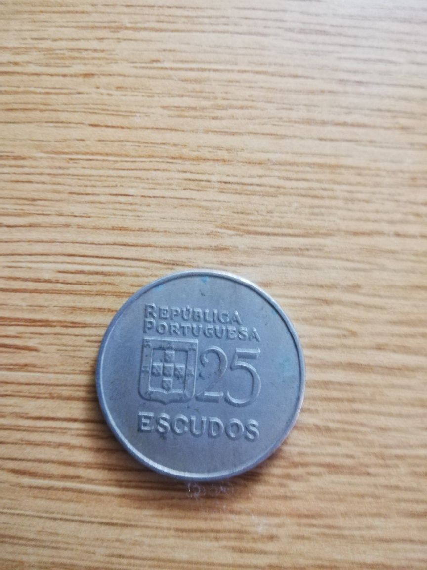 Moeda 25 escudos 1985