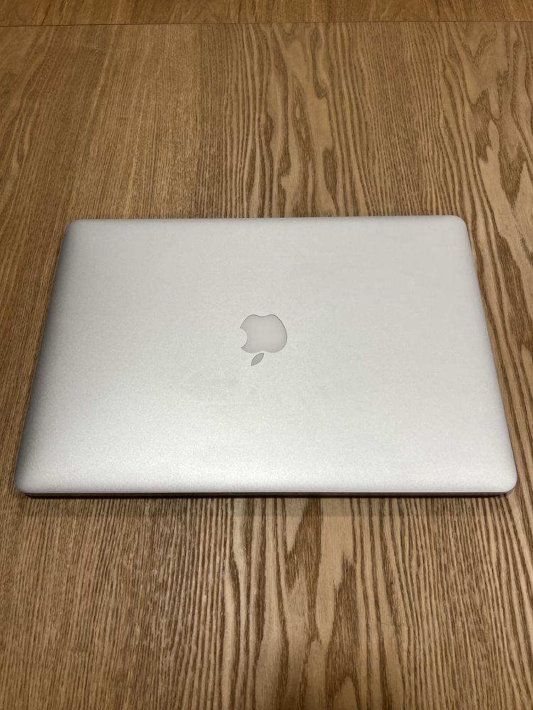 MacBook Pro 15 (Retina, meados de 2015) - 1TB + Bateria Nova