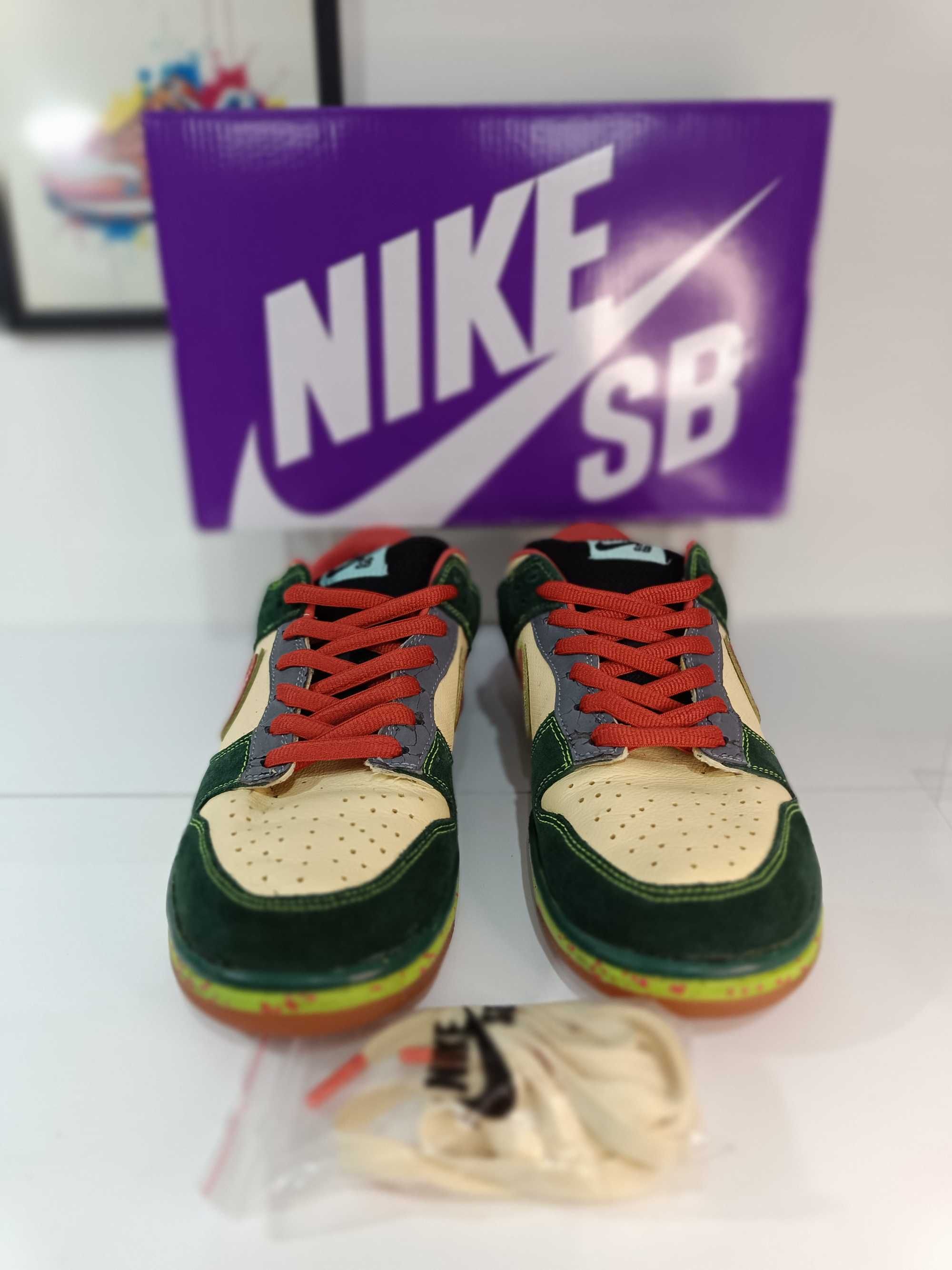 Nike SB Dunk Low Mosquito