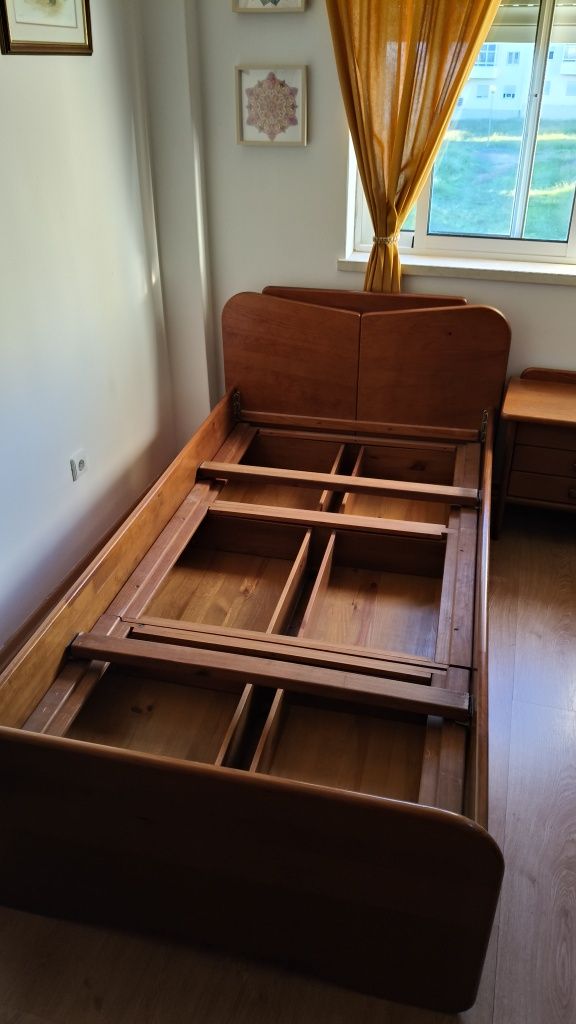 Quarto de solteiro (cama+mesa de cabeceira+cómoda)