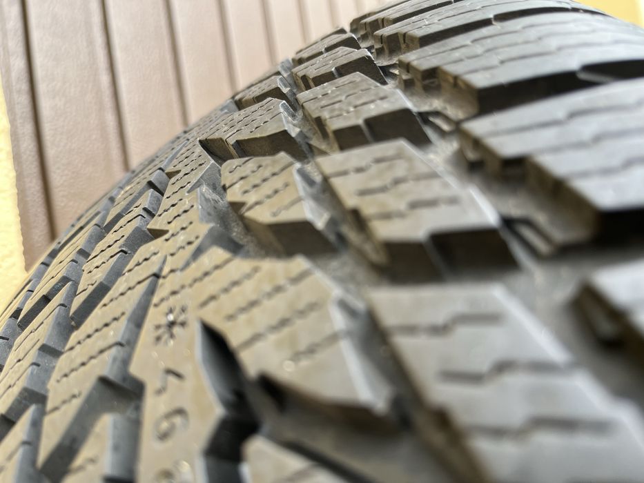 Opony zimowe Nokian WR Snowproof 205/60/16 jak nowe