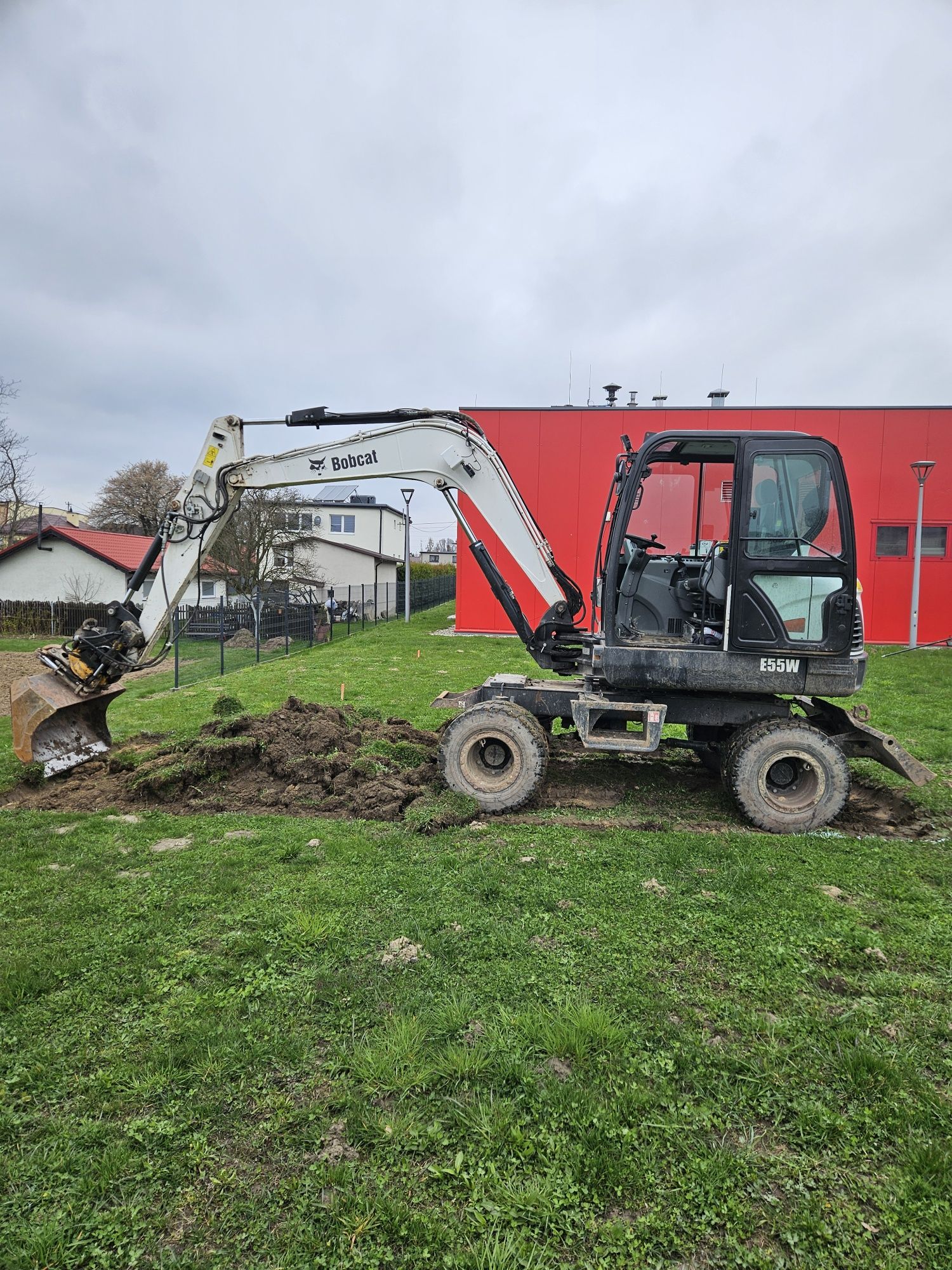 Usługi koparką , minikoparką, wywrotką , hds , roboty ziemne drogi