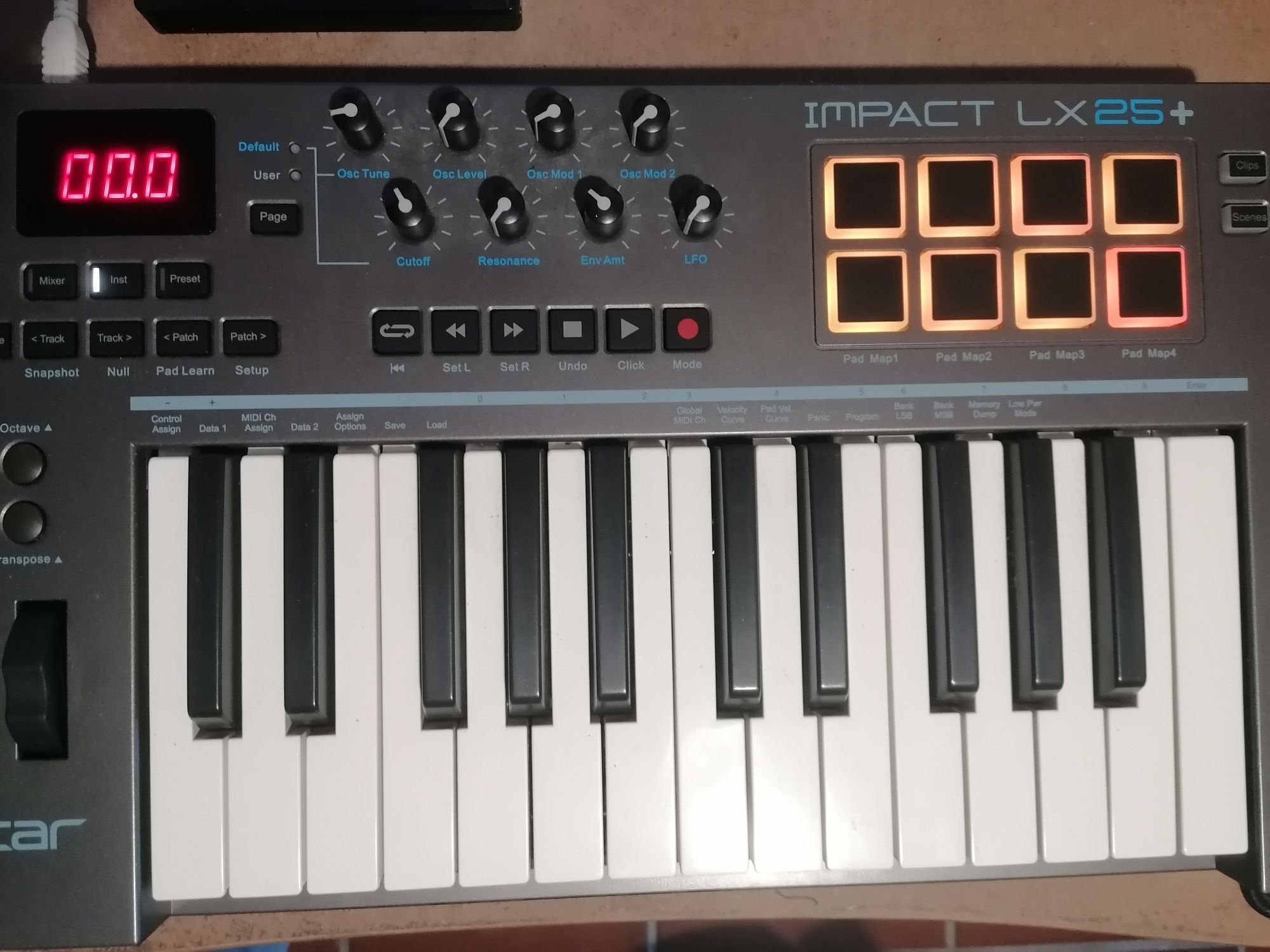 Controlador Nektar Impact LX25+