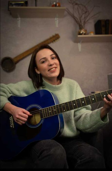 Гра на акустичній электро гітарі та ударних