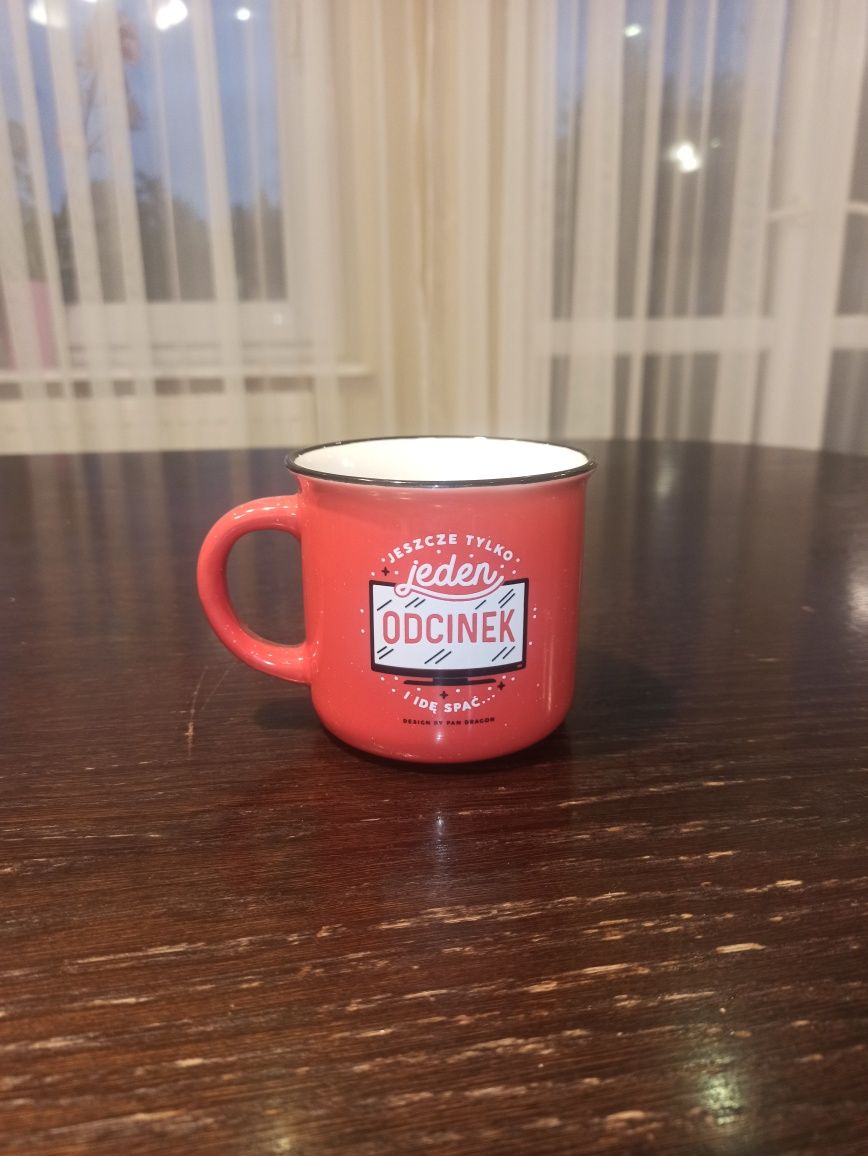 Kolorowy Kubek HOBBY dla miłośnika seriali