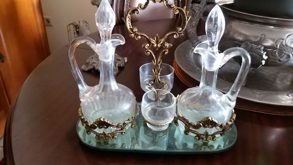 Vendo galheteiro muito antigo