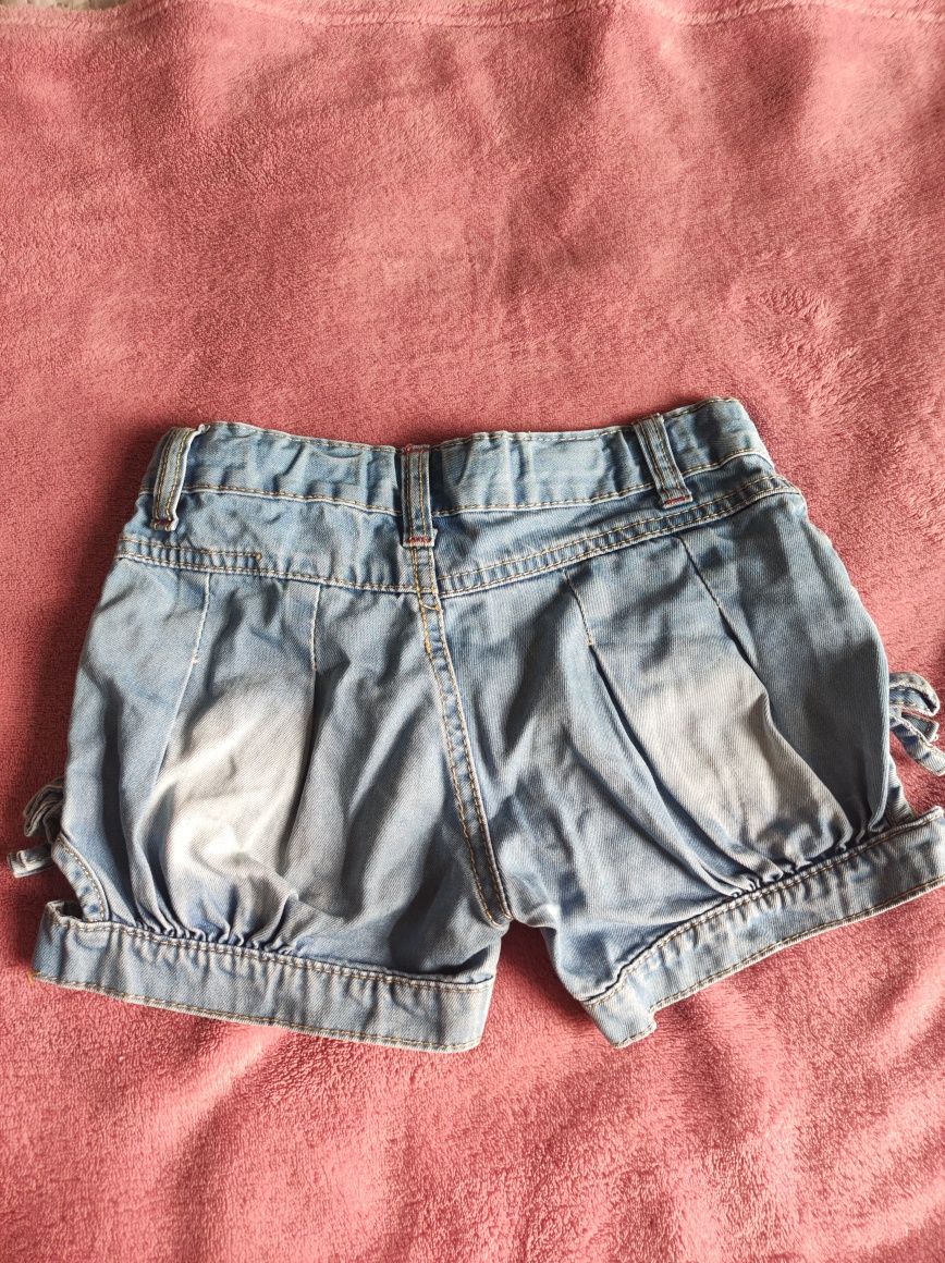 Krótkie spodenki jeansowe dla dziewczynki