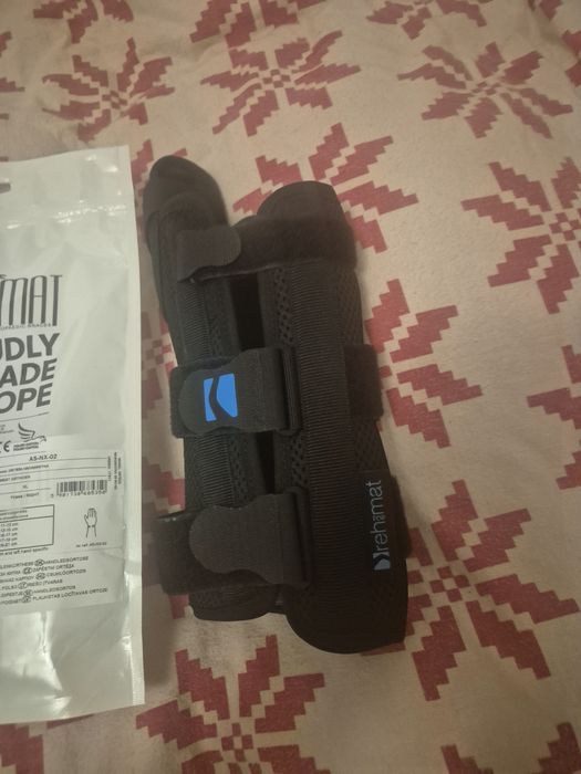 Orteza ręki stabilizująca nadgarstek i kciuk