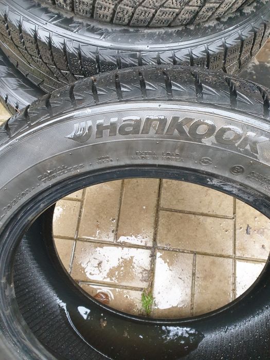 Зимові шини 205/55.16 в хорошому стані