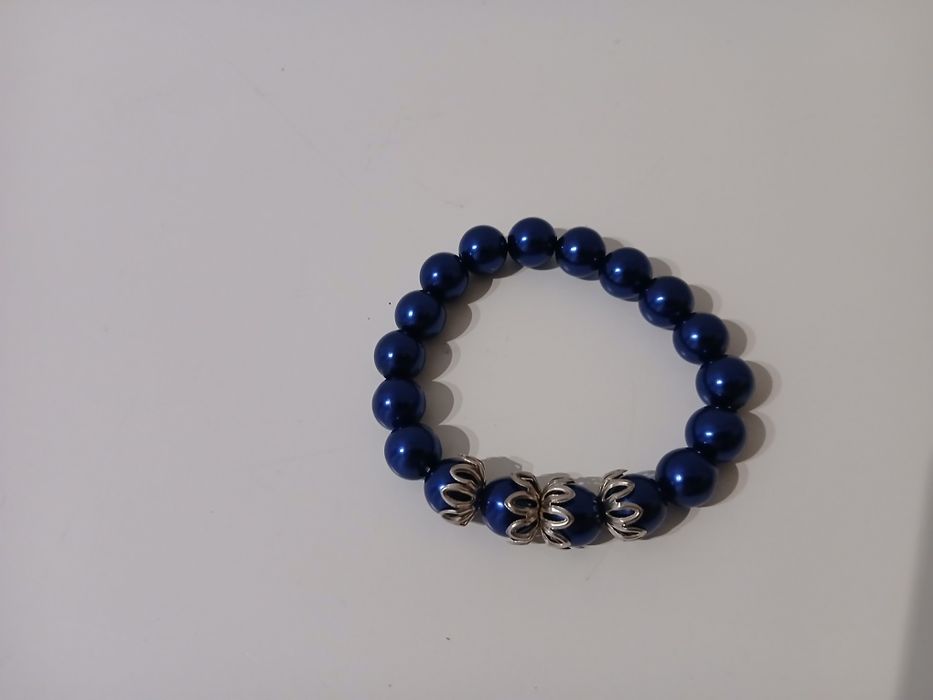 Pulseira de contas azuis