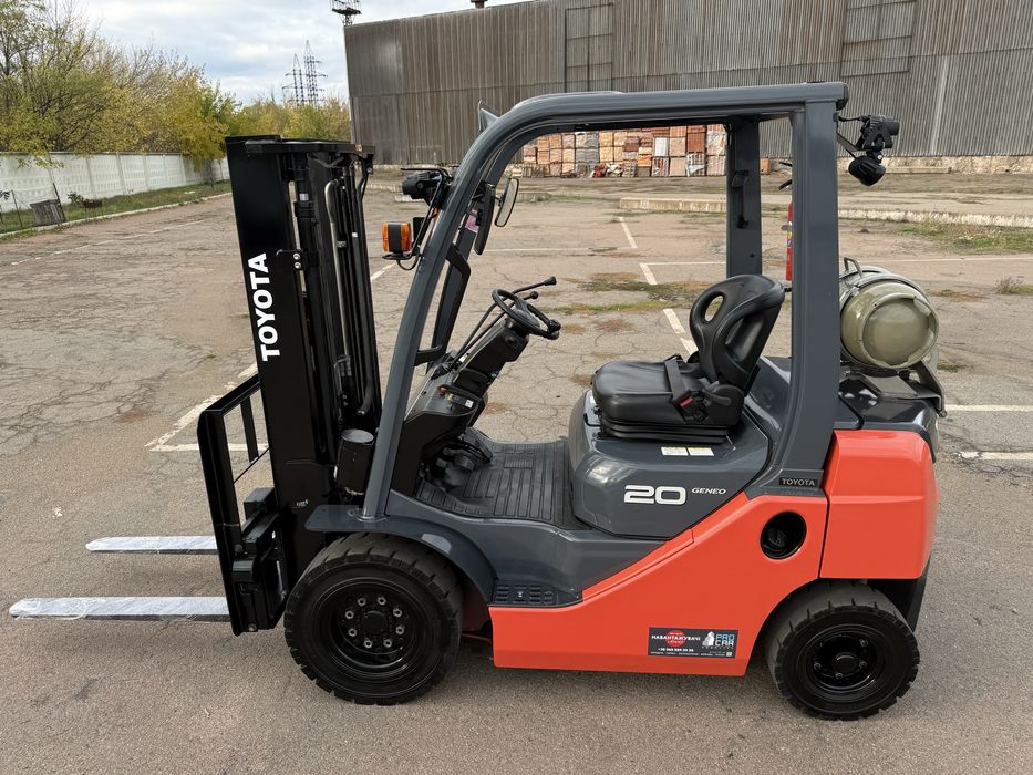 Навантажувач вилковий з вагами TOYOTA02-8FG20 вилочный погрузчик, кара