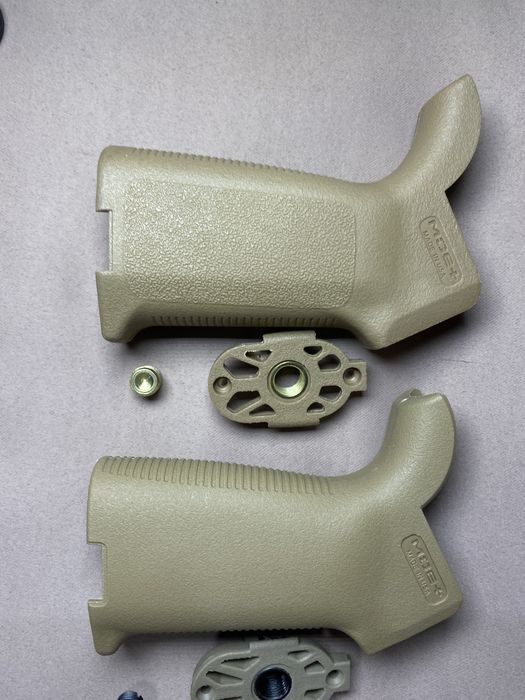 Тактичні рукоятки трьох варіацій